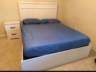 Queen bed with mattress