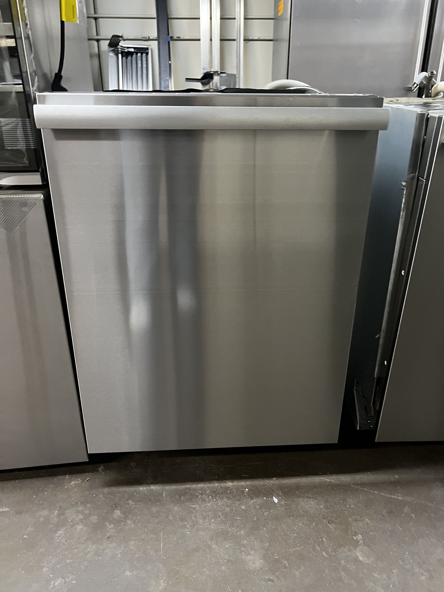 Miele Dishwasher In Stainless Steel 24” Wide