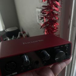 Interface Scarlet Solo