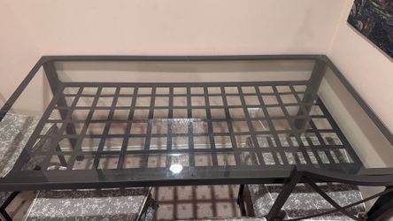 Table with 4 chairs
