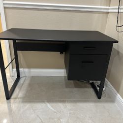 Black  Desk. KENDALL MIAMI. Like New. Pick Up Only.
