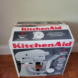 New KitchenAid Stand Mixer -White