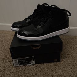 Jordan 1 Mid SE