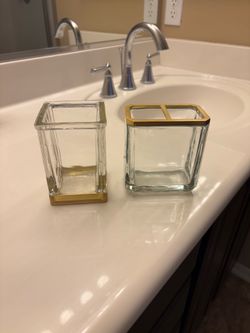 Bathroom set $8