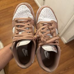 rose pink nike dunks 