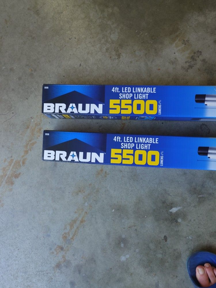 Braun 4ft 5500 Lumen LED Linkable Shop Lights
