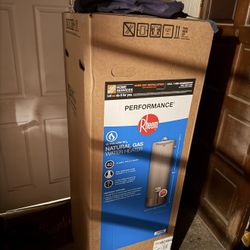 Rheem Performance 40-gallon natural gas water heater