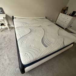 California King Mattress And Bed Frame 