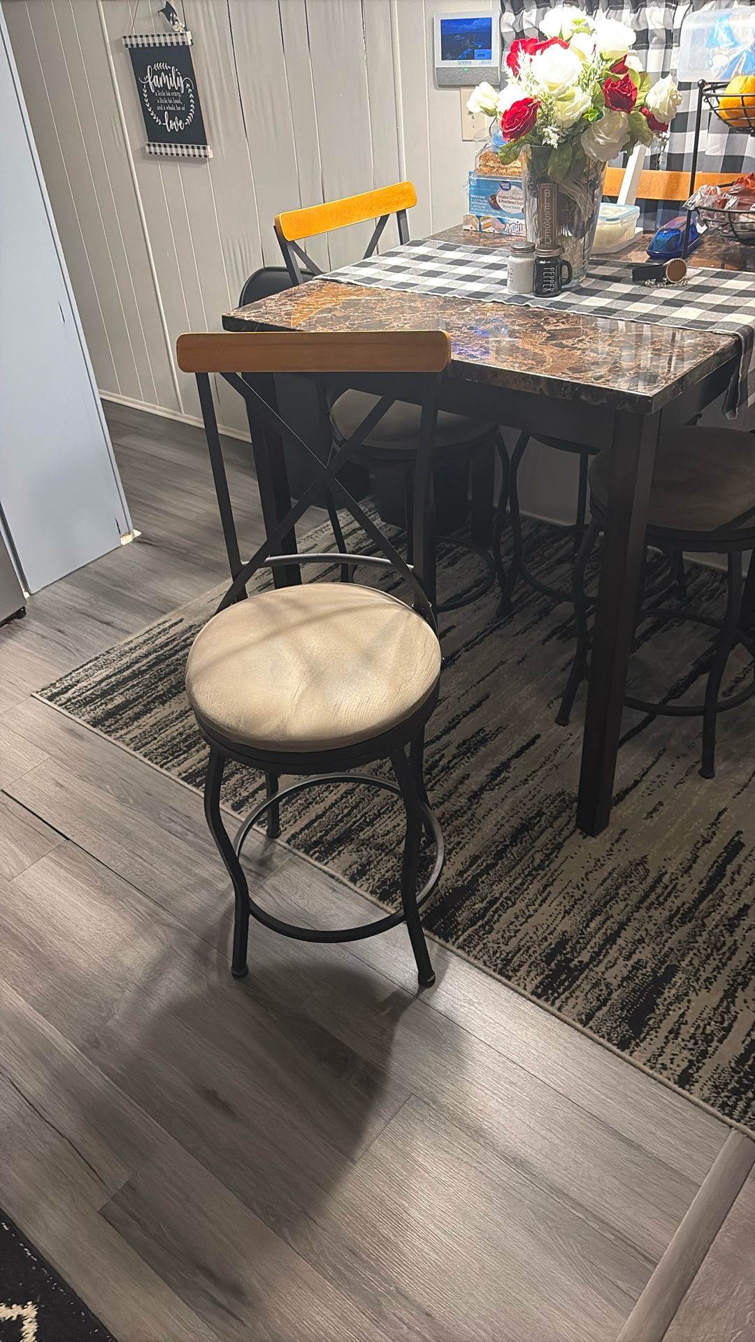 Table Chairs (set of 4)