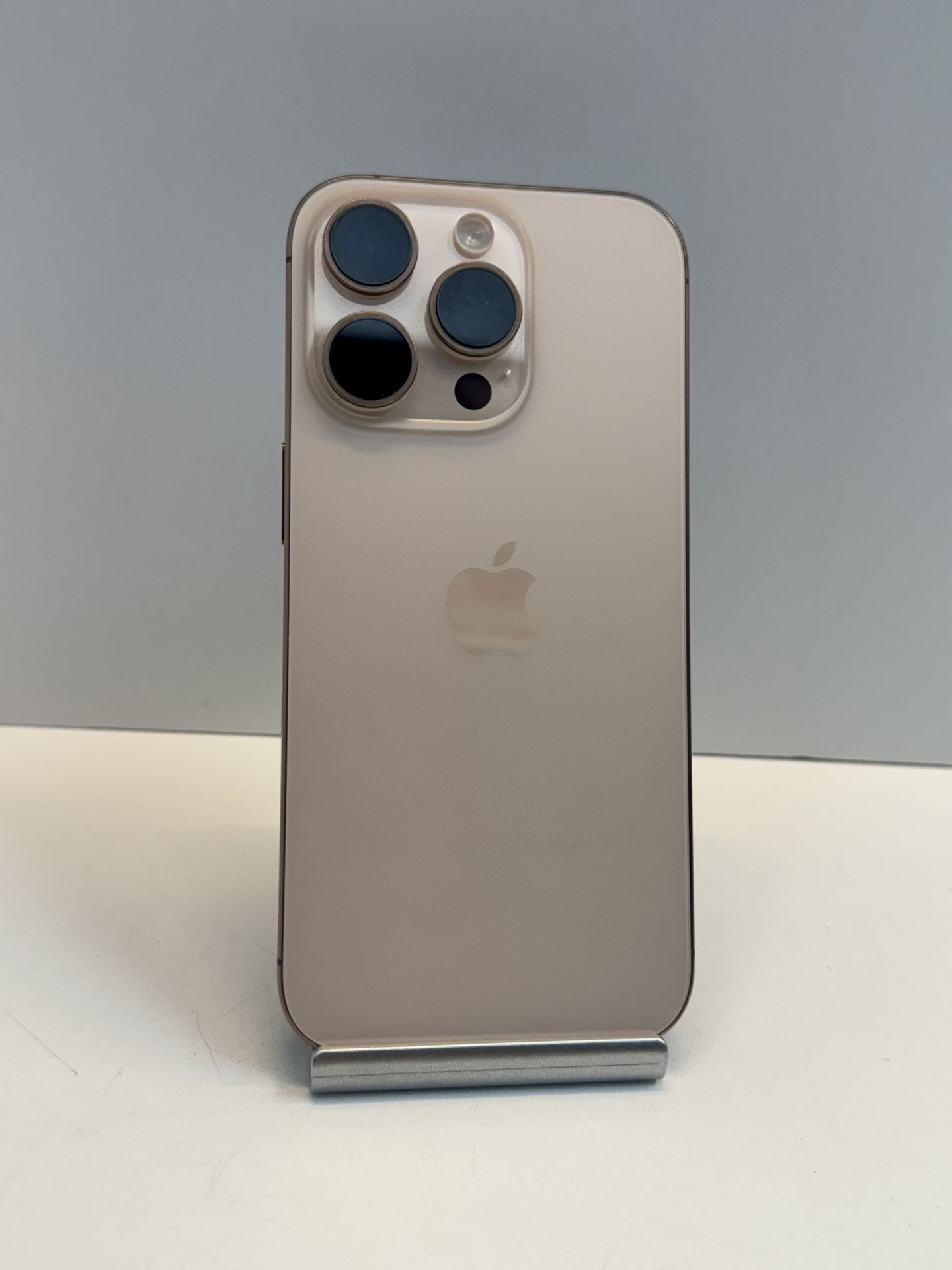 Apple iPhone 16 PRO 128gb. ( Unlocked Cellphone )