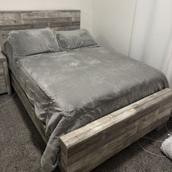 Full Size Bed 