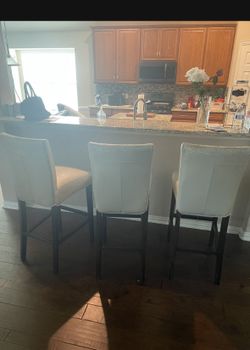 Countertop Beige High Chairs