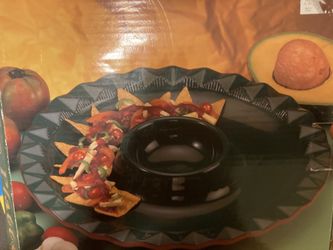 Large nacho platter