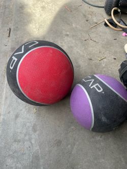 3 Medicine balls