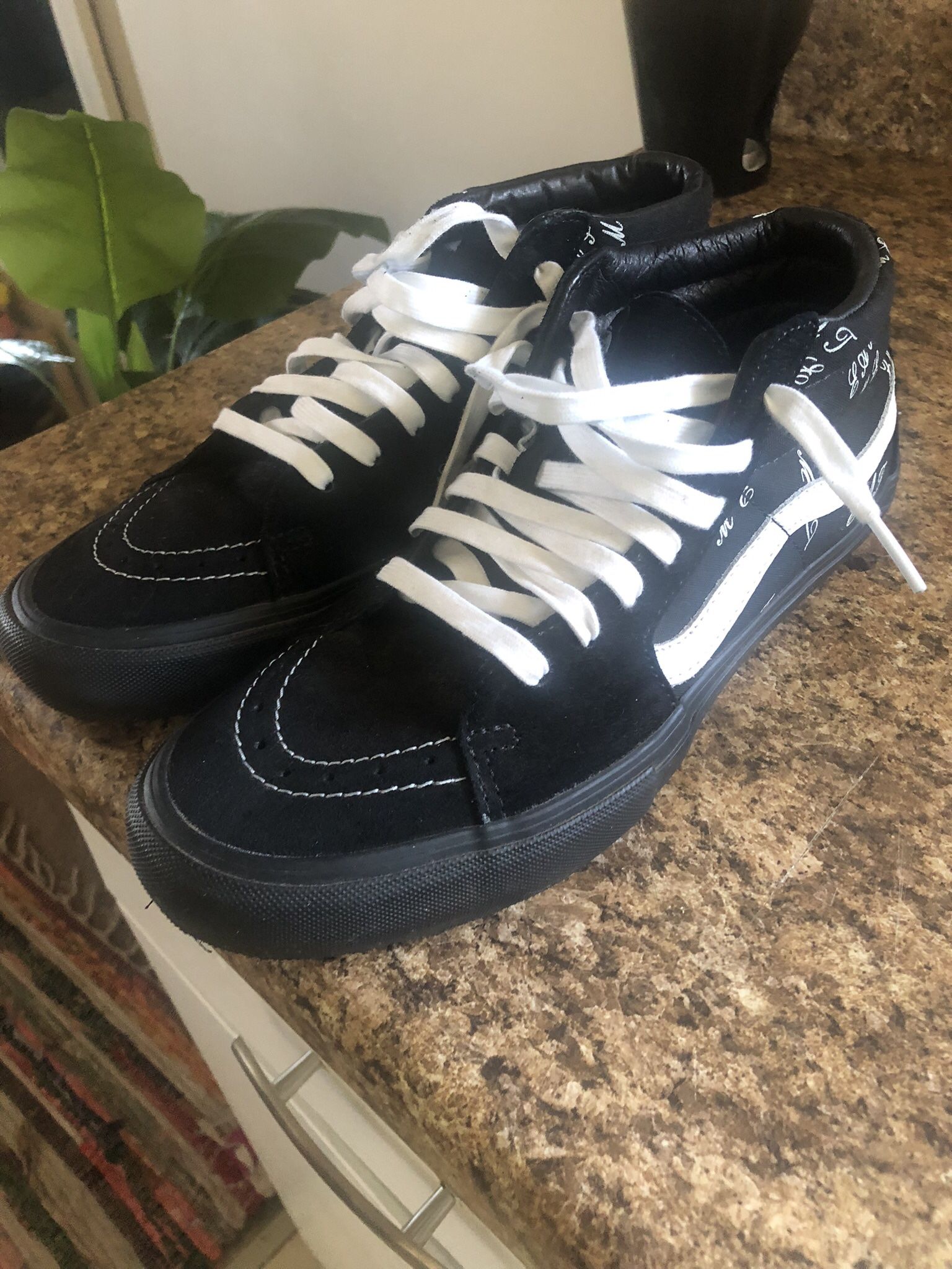 VANS x SUPREME • 9.5