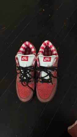 Limited edition Nike dunks