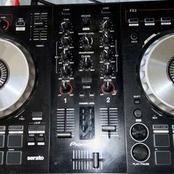 Pioneer DJ Controller - DDJ SB3