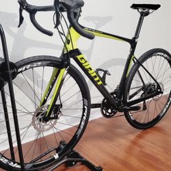 Giant Carbon Fiber Road Bike 