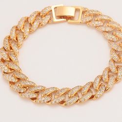 18K Gold Plated Chain Bracelet 
New With Pouch Bag
Size: 7 inches
Weight: 17.54g