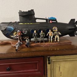 Soldier Force Deep Sea Submarine with 7 Action Figures