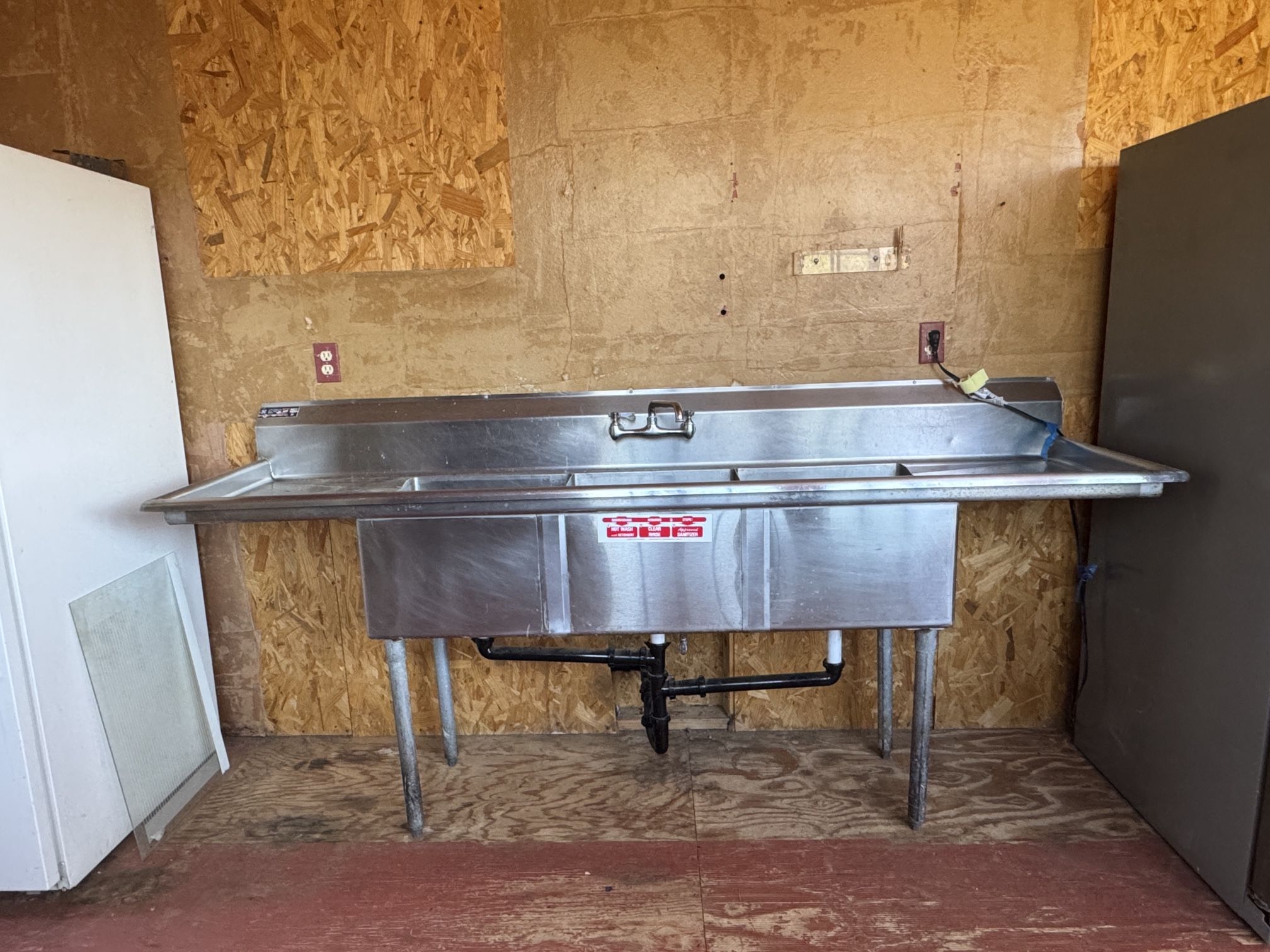 3 Compartment Stainless Commercial Sink