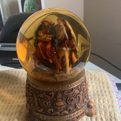 Nativity Musical Globe
