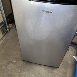 Whirlpool Mini Fridge/Freezer mint