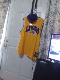 Buck up tank top Lakers  and hat