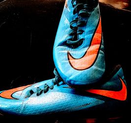 Nike Sise 7.5 Cleats 
