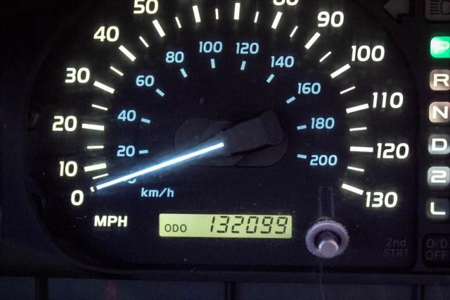2000 Lexus LX 470