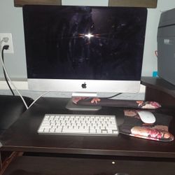 Mac Desktop Computer With Keyboard And Mouse