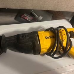 DEWALT Reciprocating Saw 