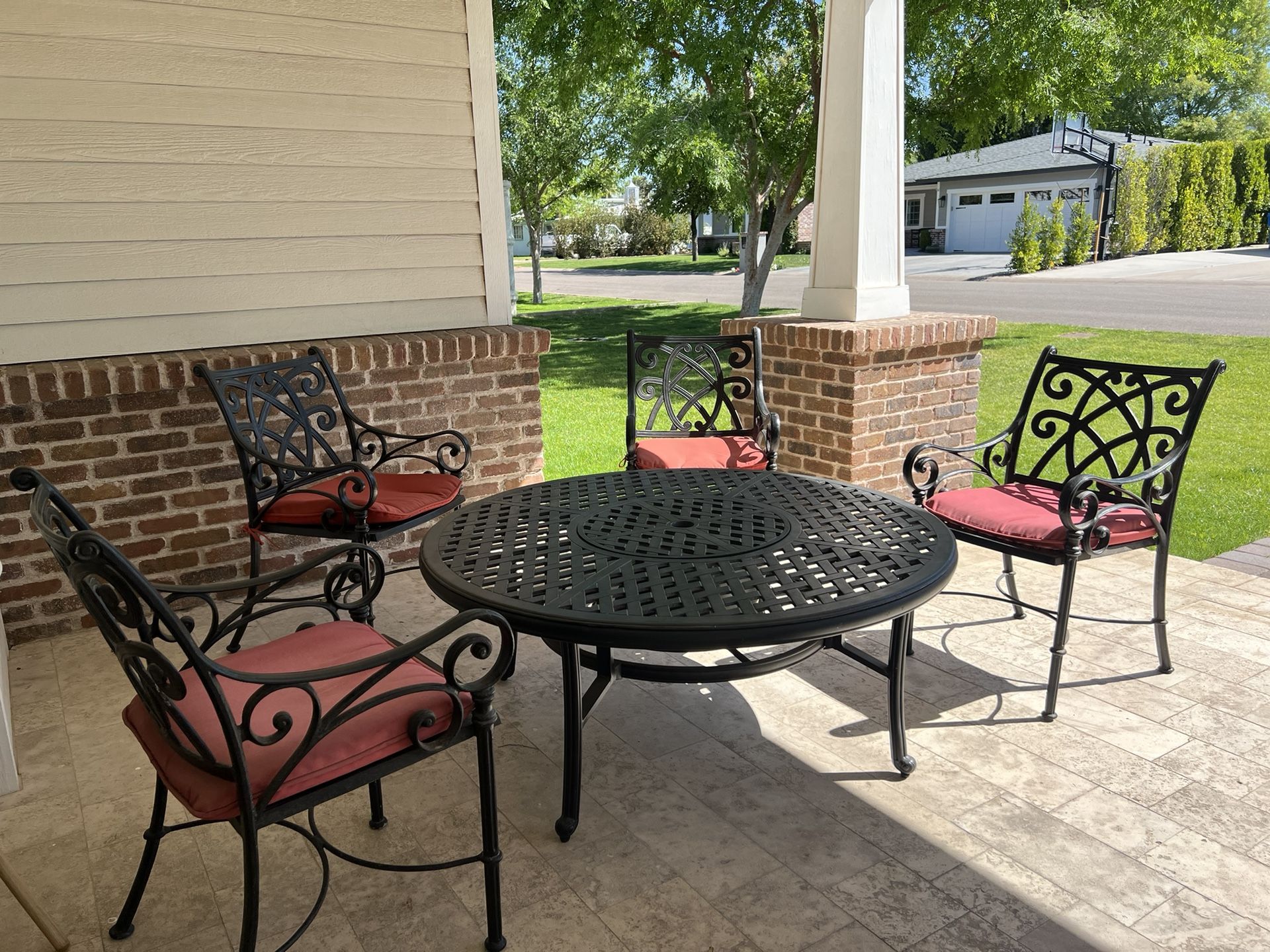 Patio Furniture Set - Wrought Iron 