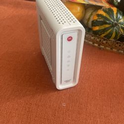 Motorola SURFboard SB6141 (581902-022-00) 351.23 Mbps Cable Modem