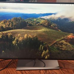 Dell UltraSharp 27" 4K Monitor (U2718Q) - Excellent Condition!