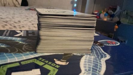 Large unsorted Stack of One piece Trading Cards