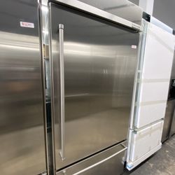 Stainless Steel Built In 36” Kitchen Aid Refrigerator LED Lighting 