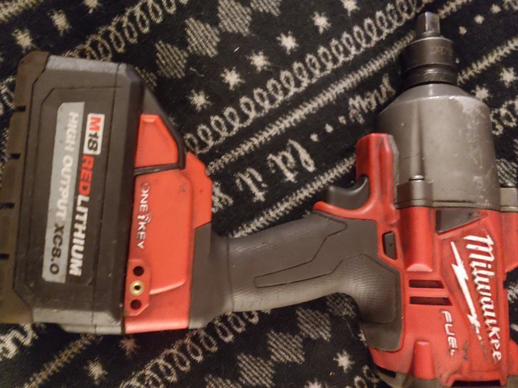 Milwaukee m18 impact wrench with high output 8.0 battery