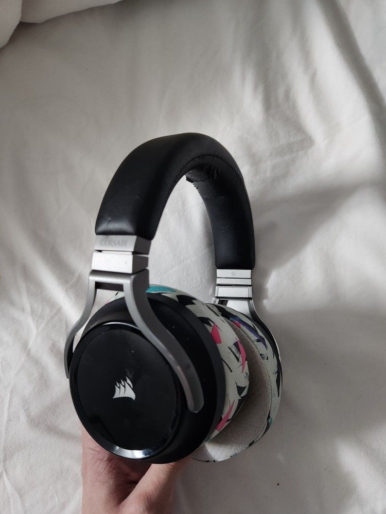 Corsair Virtuoso Wireless Gaming Headset RGB (PC/MAC/PLAYSTATION/MOBILE).