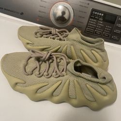 Yeezy Sz 9.5