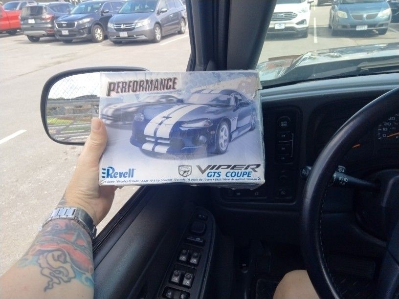 Dodge Viper Model Car (Revell)