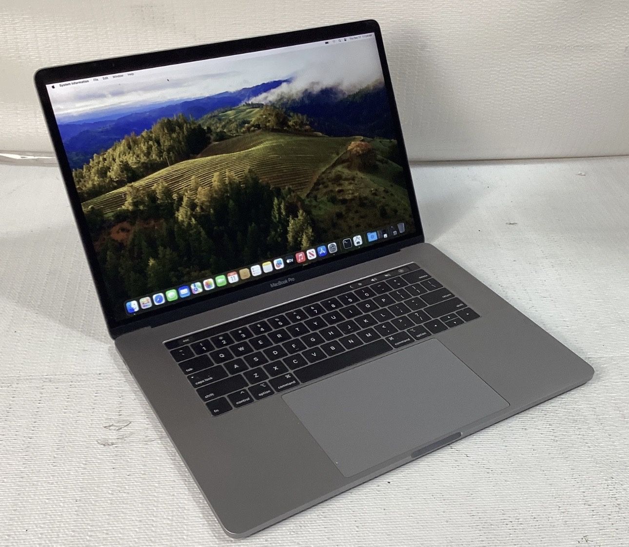 MacBook Pro 15” 2020 16Gb 500Gb i7 Touchbar New Charger