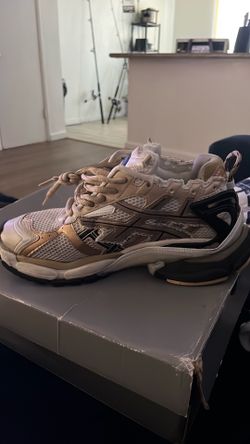 Bagie Balenciaga runners