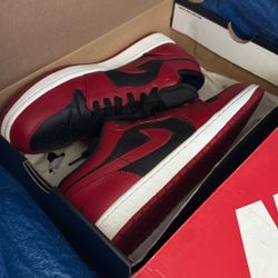 Used Size 11 Jordan 1 Low Reverse Bred 