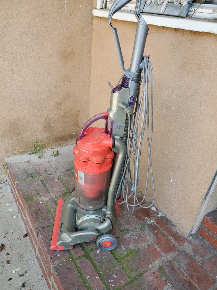 Dyson Vacuum Machine