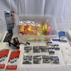 Fishing Hooks / Fishing Bobbers / Fishing Reel + More !!!