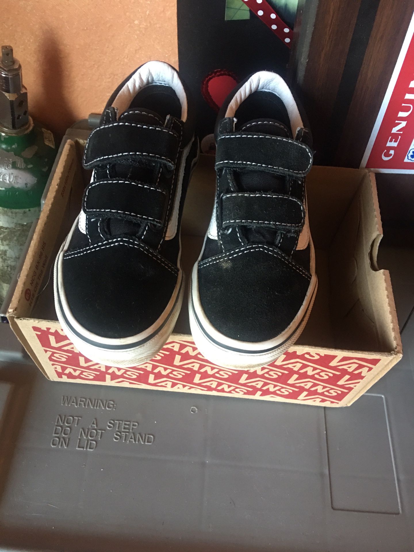 Kids black Vans, Pink Vans, & Converse shoes Sz: 10-11
