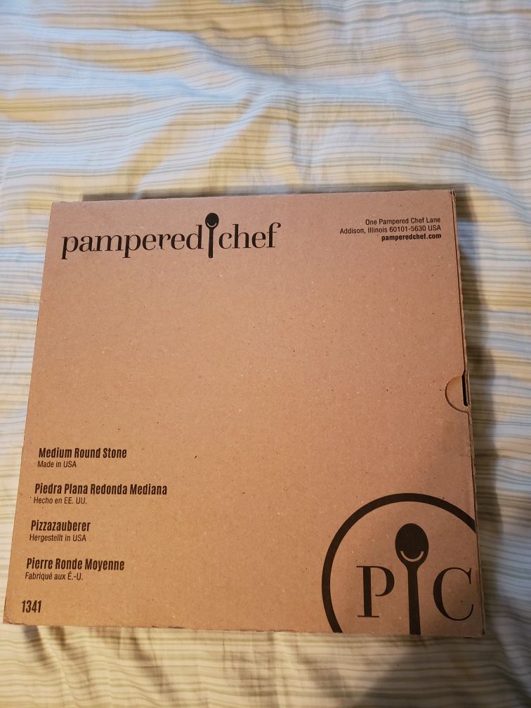 Pampered Chef round stone