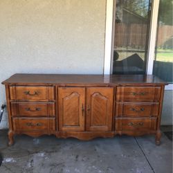 Good Condition Dressers Look Very New 