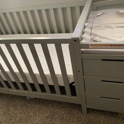 Graco Benton Convertible Crib + Changing Table